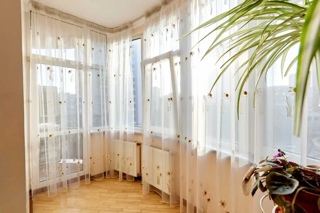 Фото Rent a 4-room apartment, Staronavodnytska Street 13 Kyiv for long-term rent, price: 2200 USD, code 7667