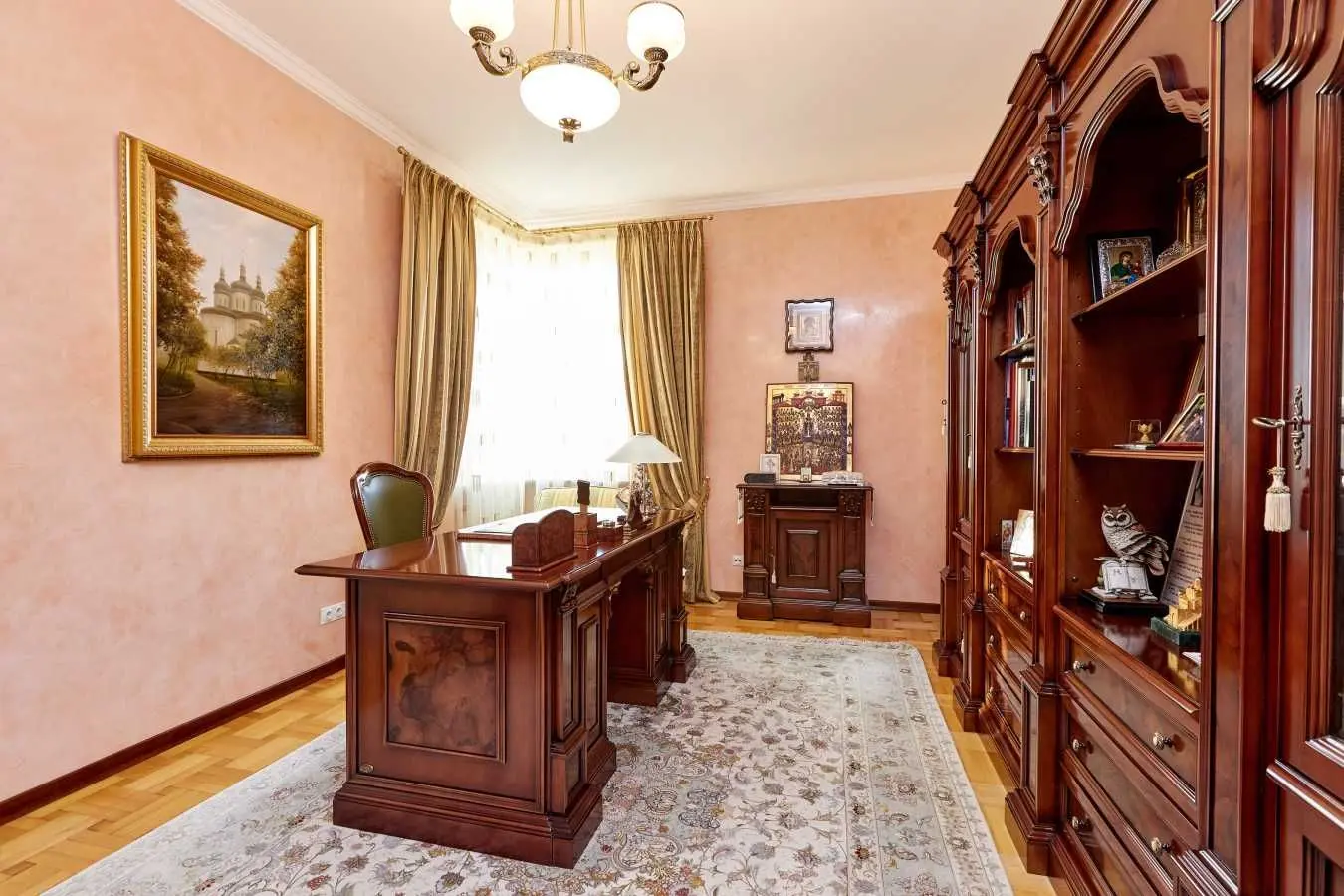 Фото Rent a 4-room apartment, Staronavodnytska Street 13 Kyiv for long-term rent, price: 2200 USD, code 7667