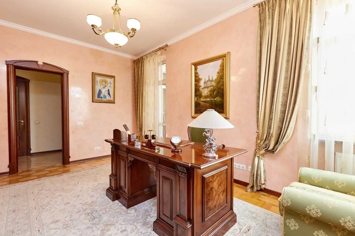 Фото Rent a 4-room apartment, Staronavodnytska Street 13 Kyiv for long-term rent, price: 2200 USD, code 7667