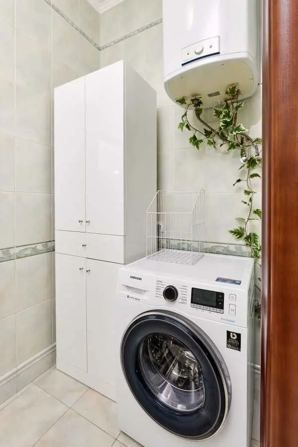 Фото Rent a 4-room apartment, Staronavodnytska Street 13 Kyiv for long-term rent, price: 2200 USD, code 7667