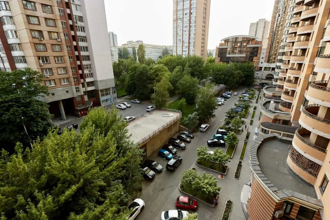 Фото Rent a 4-room apartment, Staronavodnytska Street 13 Kyiv for long-term rent, price: 2200 USD, code 7667