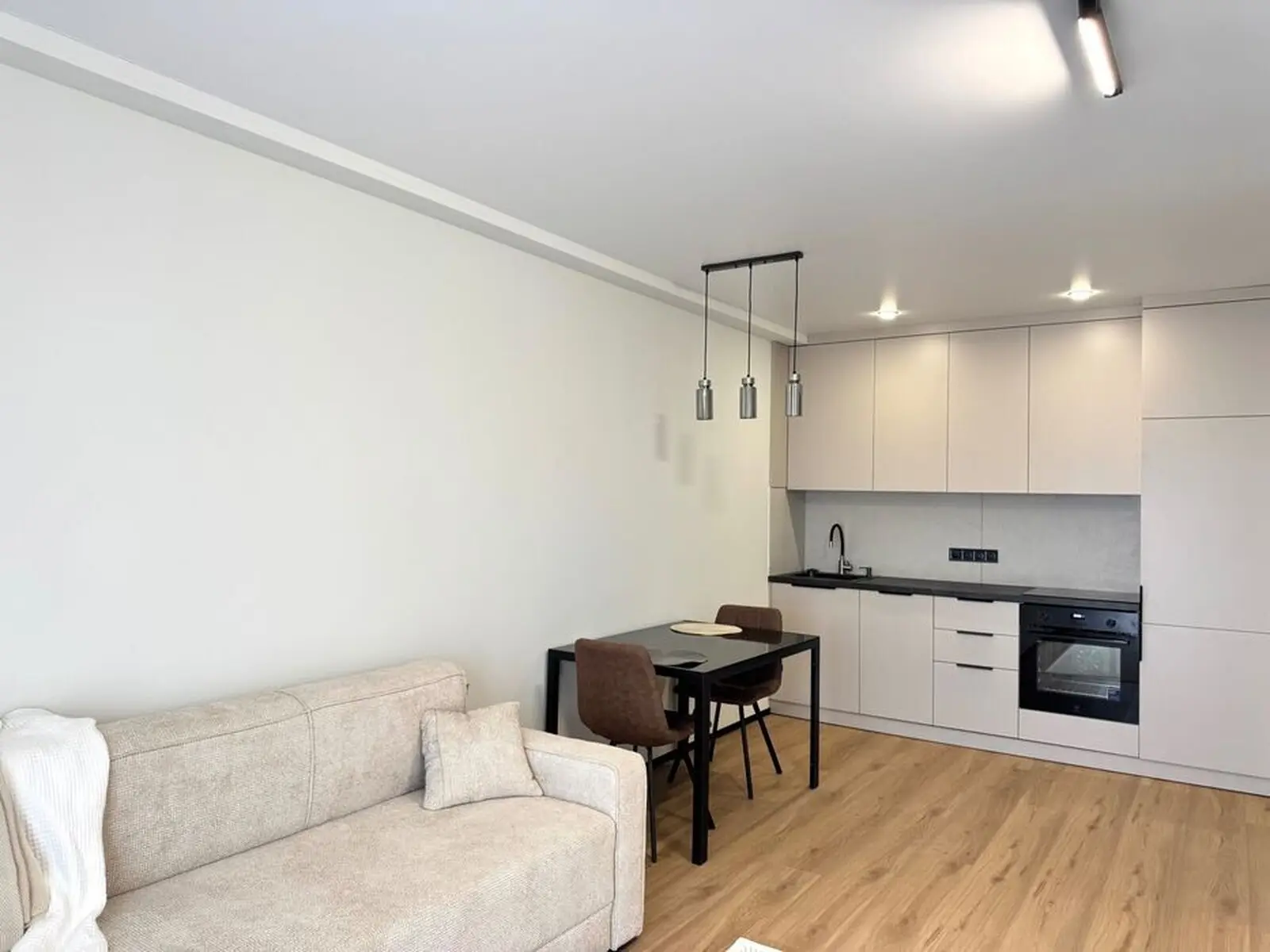 Фото Selling a 1-room apartment, 41 sq.m., Mykhaila Maksymovycha Street (Onufriia Trutenka Street) 24 Kyiv, price: 116500 $, code 7679
