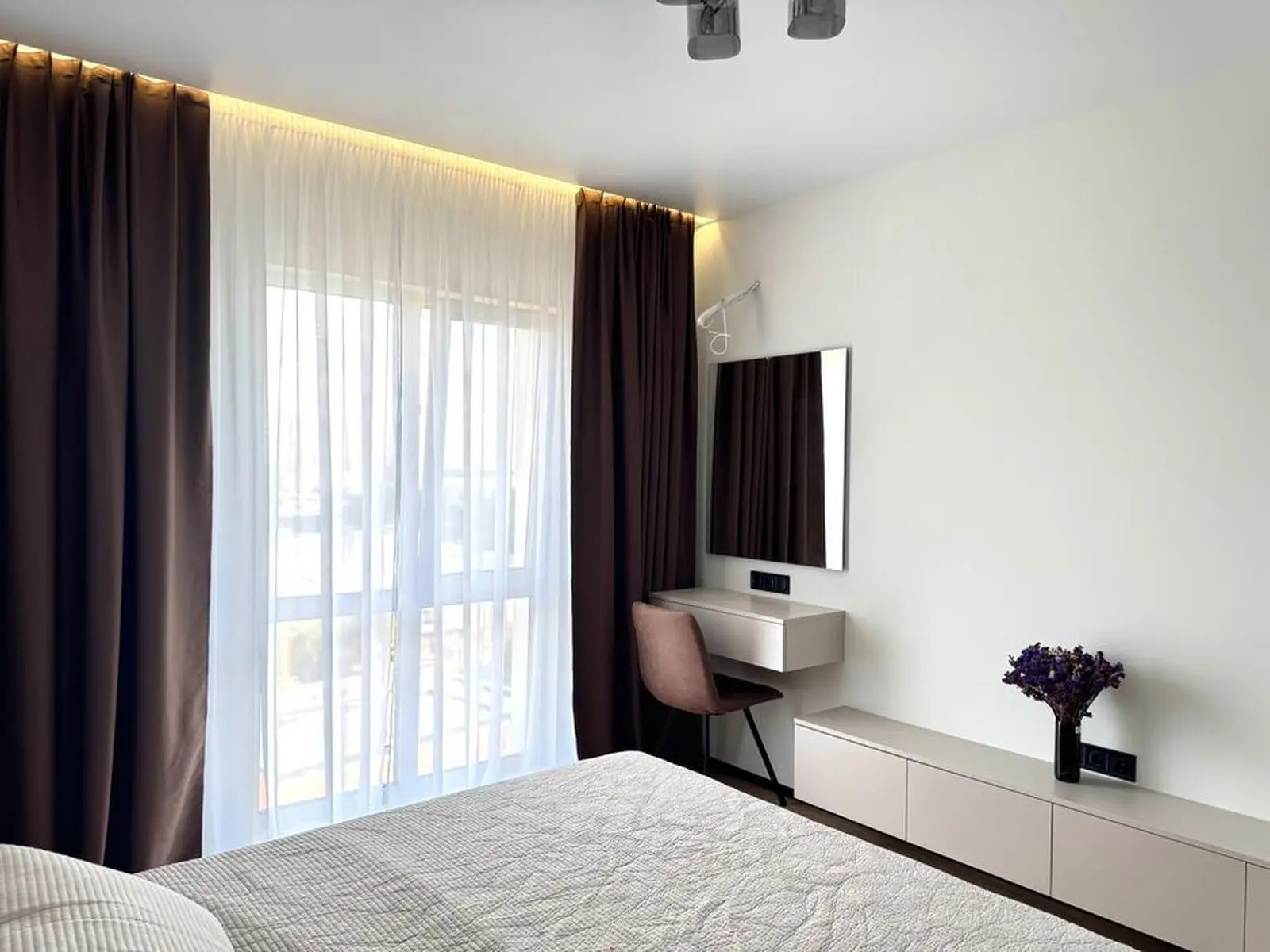 Фото Selling a 1-room apartment, 41 sq.m., Mykhaila Maksymovycha Street (Onufriia Trutenka Street) 24 Kyiv, price: 116500 $, code 7679
