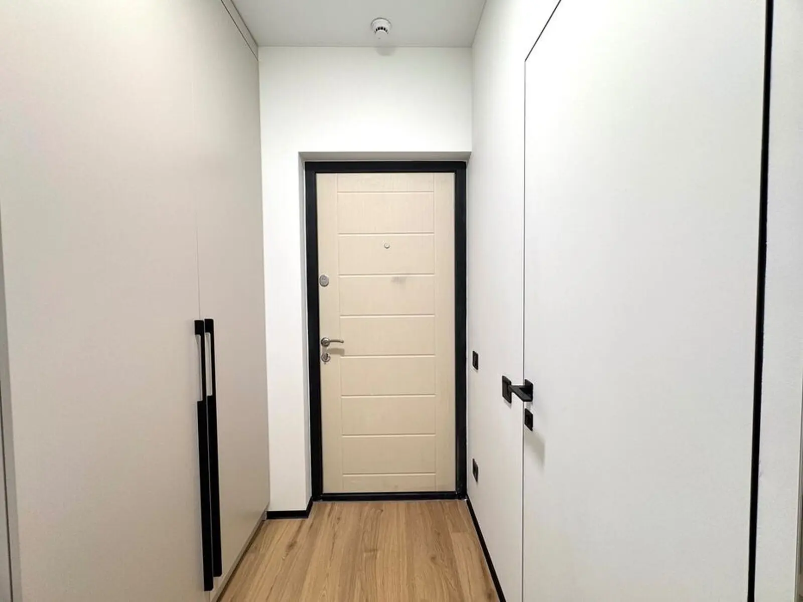 Фото Selling a 1-room apartment, 41 sq.m., Mykhaila Maksymovycha Street (Onufriia Trutenka Street) 24 Kyiv, price: 116500 $, code 7679