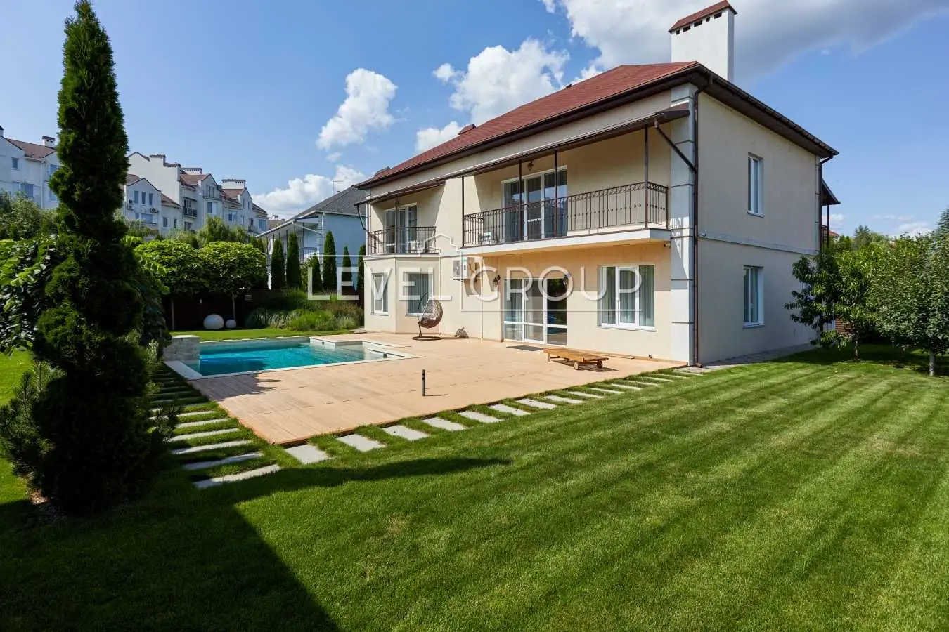 Фото Продаю дом, 275 кв. м, Михайловка-Рубежовка, цена: 360000 USD, код 7698