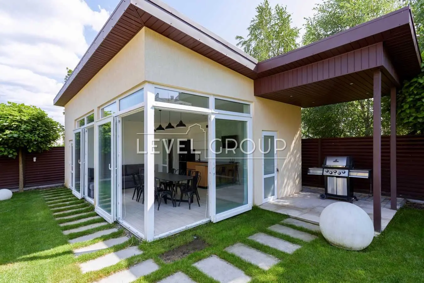 Фото Продаю дом, 275 кв. м, Михайловка-Рубежовка, цена: 360000 USD, код 7698