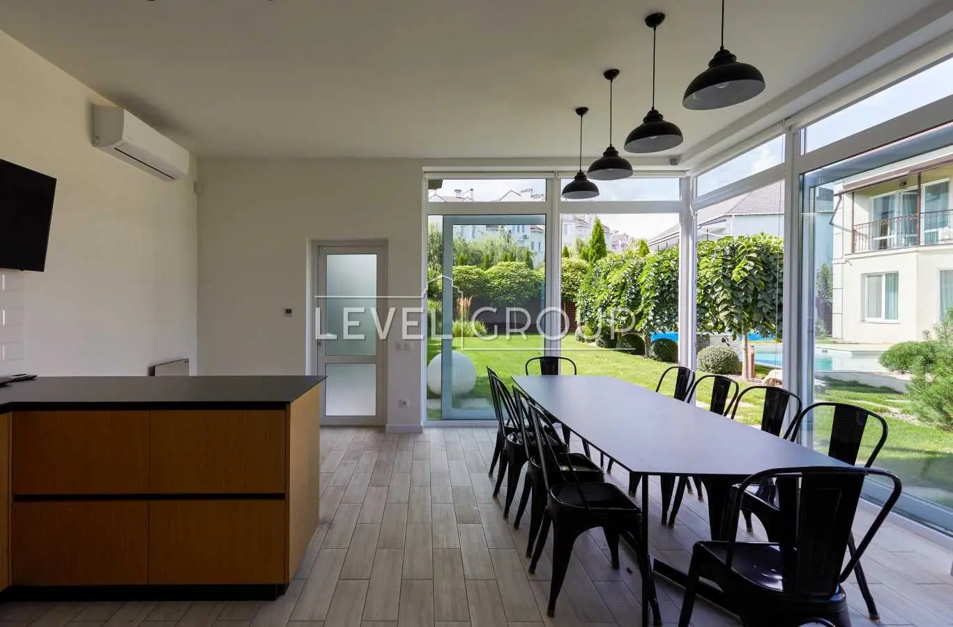 Фото Продаю дом, 275 кв. м, Михайловка-Рубежовка, цена: 360000 USD, код 7698