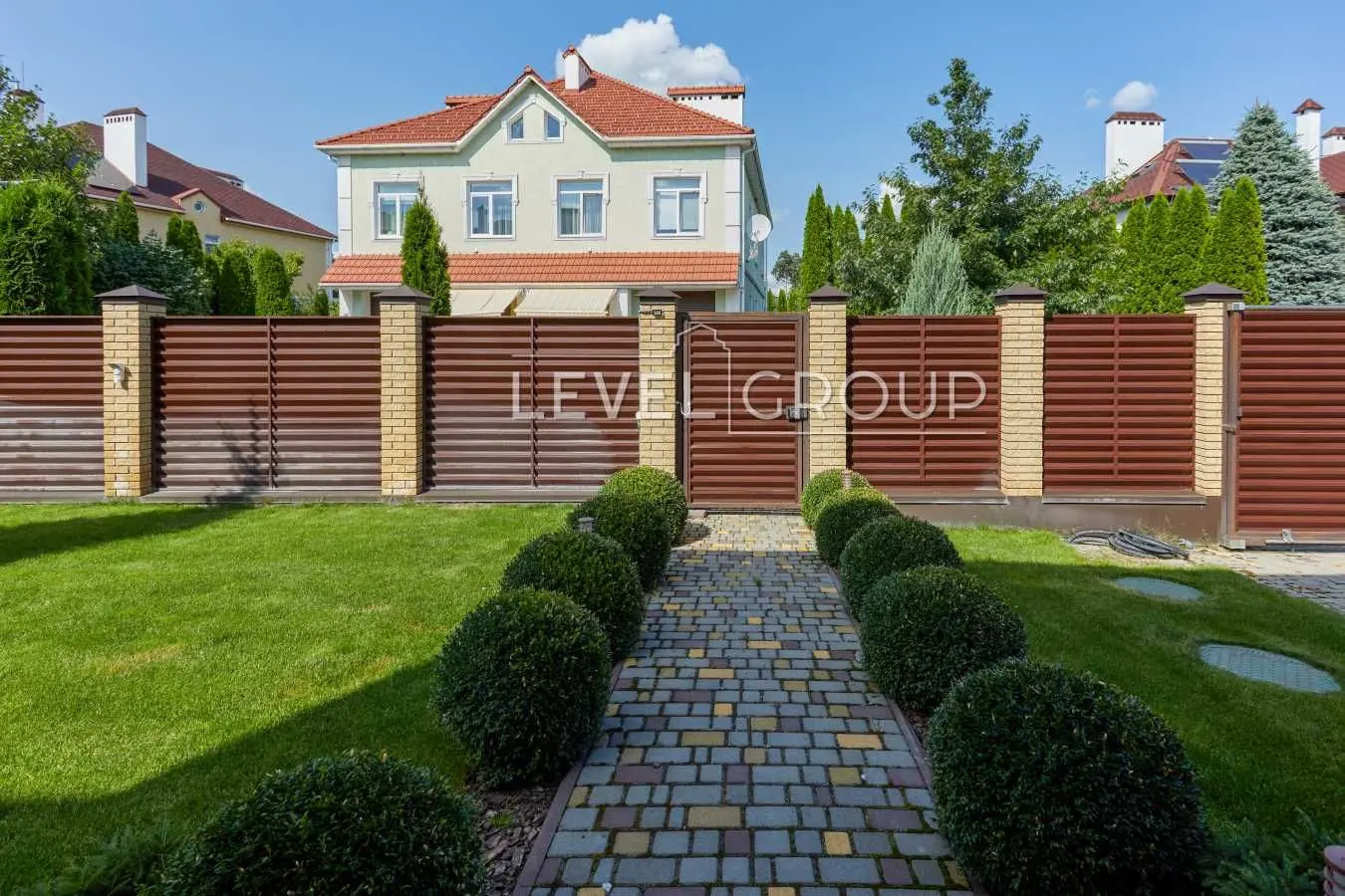 Фото Продаю дом, 275 кв. м, Михайловка-Рубежовка, цена: 360000 USD, код 7698