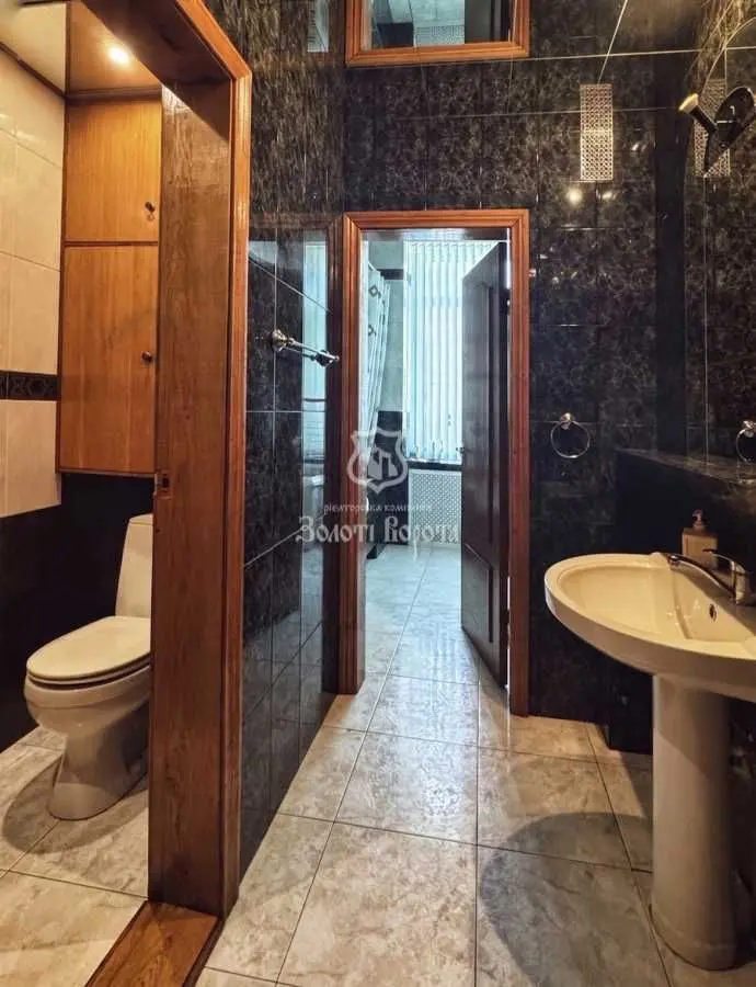 Фото Продаю 2-комнатную квартиру, 71 кв. м, Инженерный пер. 4 Киев, цена: 200000 USD, код 7710