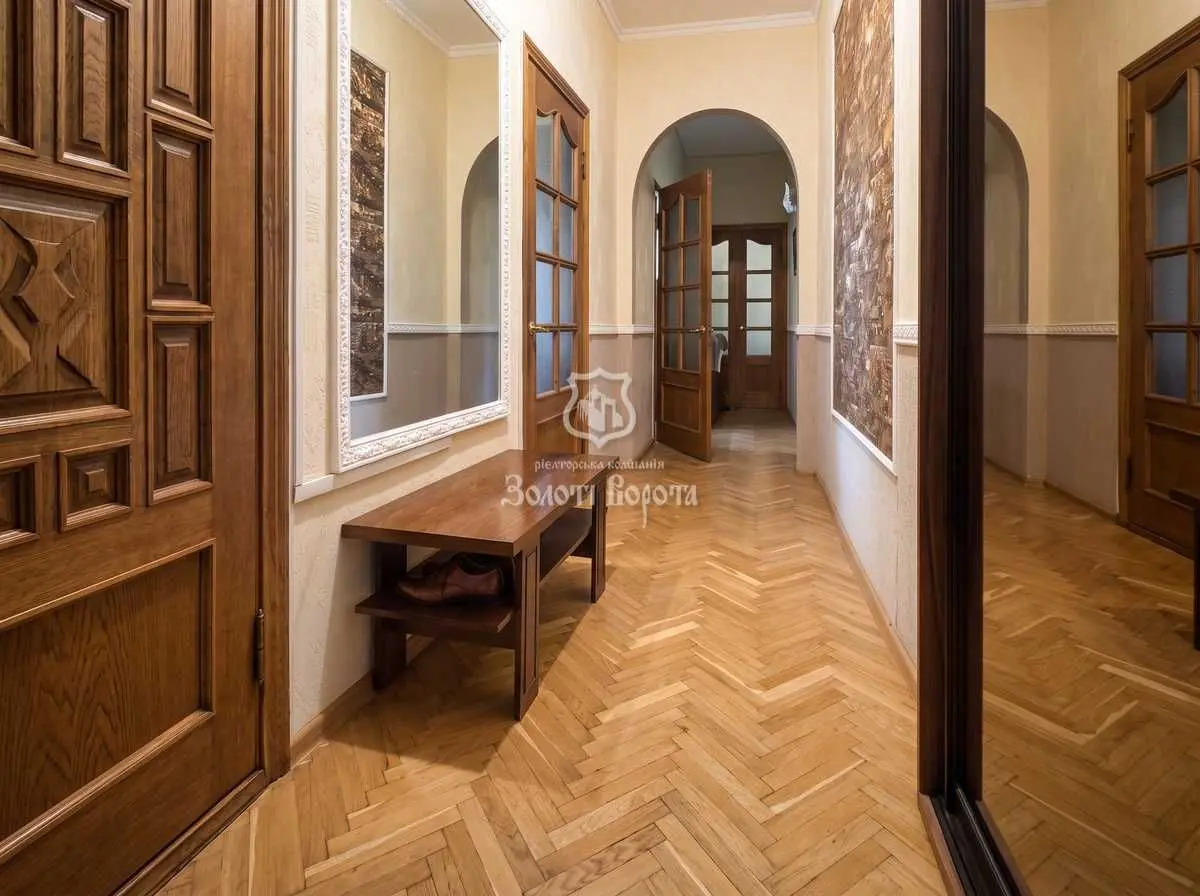 Фото Продаю 2-комнатную квартиру, 71 кв. м, Инженерный пер. 4 Киев, цена: 200000 USD, код 7710
