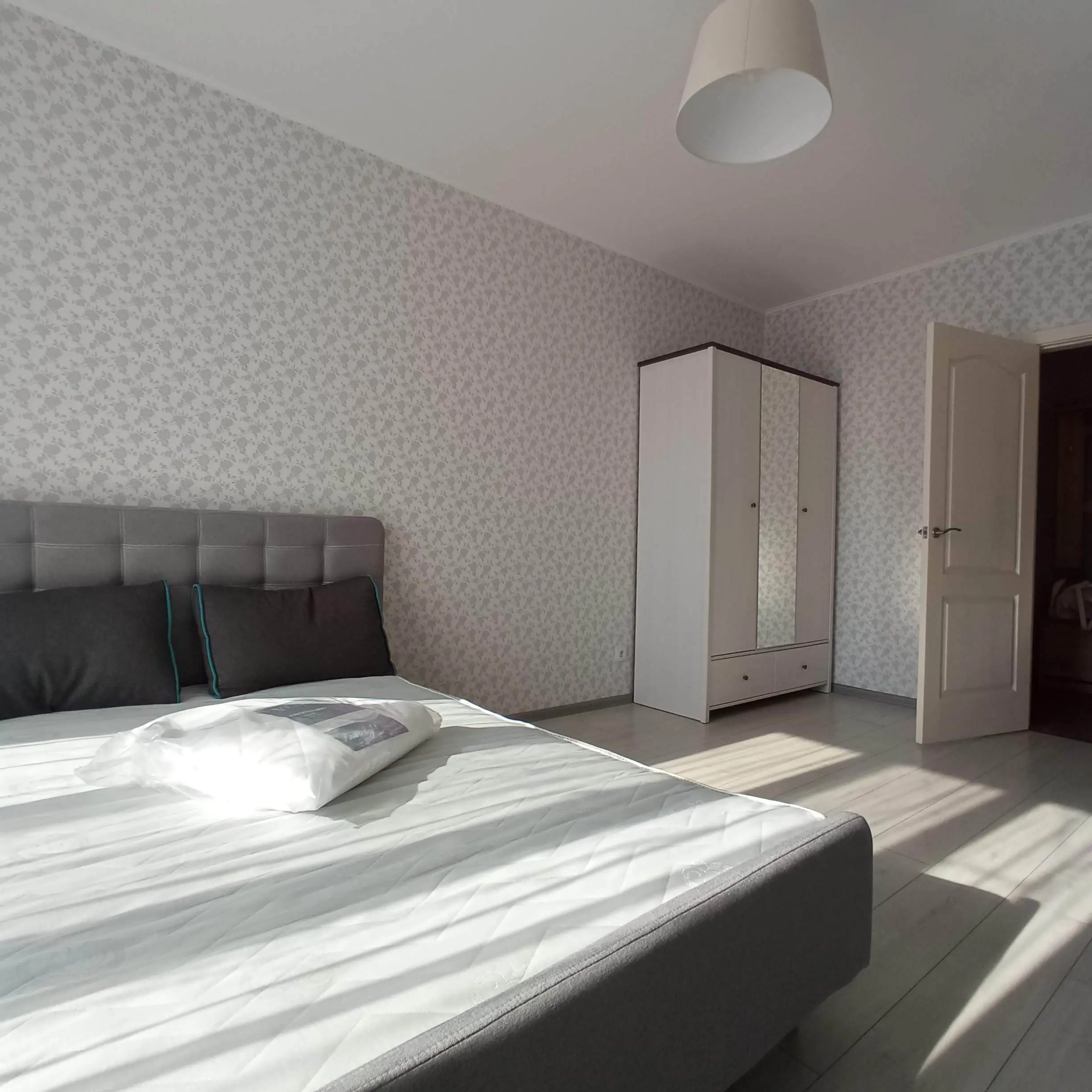 Фото Rent a 2-room apartment, Shkilna street  Sofiivska Borschahivka for long-term rent, price: 15000 UAH, code 7716