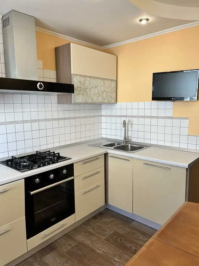Фото Продаю 2 кімнатну квартиру, 53 кв. м, Марії Лагунової вул. 10 Бровари, ціна: 62500 USD, код 7723