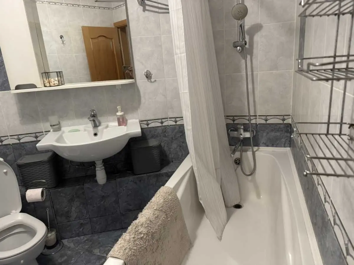 Фото Зняти 3 кімнатну квартиру, Харківське шосе 56 Київ в довгострокову оренду, ціна: 21000 UAH, код 7724