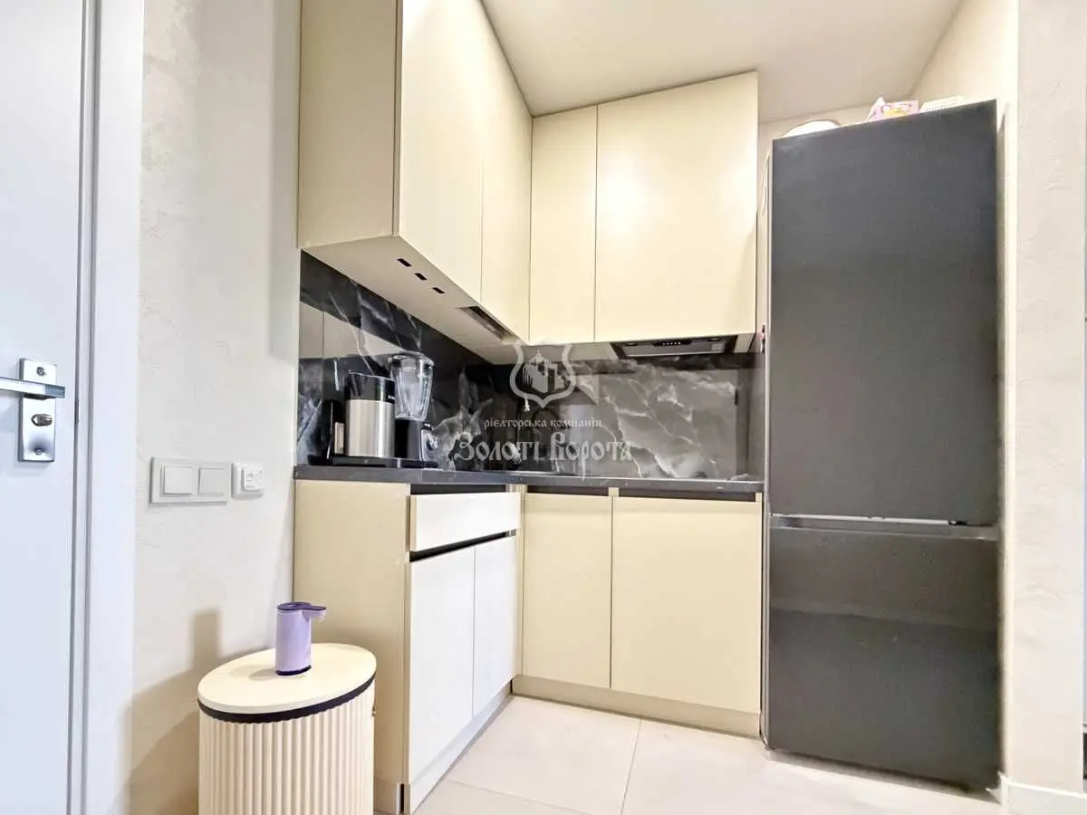 Фото Продаю 1 кімнатну квартиру, 26.9 кв. м, Магістральна вул. 33 Київ, ціна: 43000 USD, код 7735