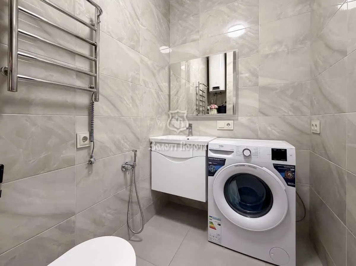 Фото Продаю 1 кімнатну квартиру, 26.9 кв. м, Магістральна вул. 33 Київ, ціна: 43000 USD, код 7735