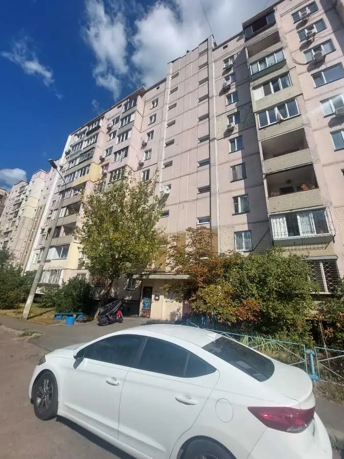 Фото Зняти 1 кімнатну квартиру, Лариси Руденко вул. 8 Київ в довгострокову оренду, ціна: 11000 UAH, код 7736