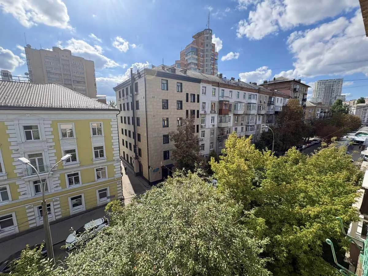 Фото Зняти 2 кімнатну квартиру, Євгена Гуцала пров. (Кутузова)  Київ в довгострокову оренду, ціна: 18000 UAH, код 7742
