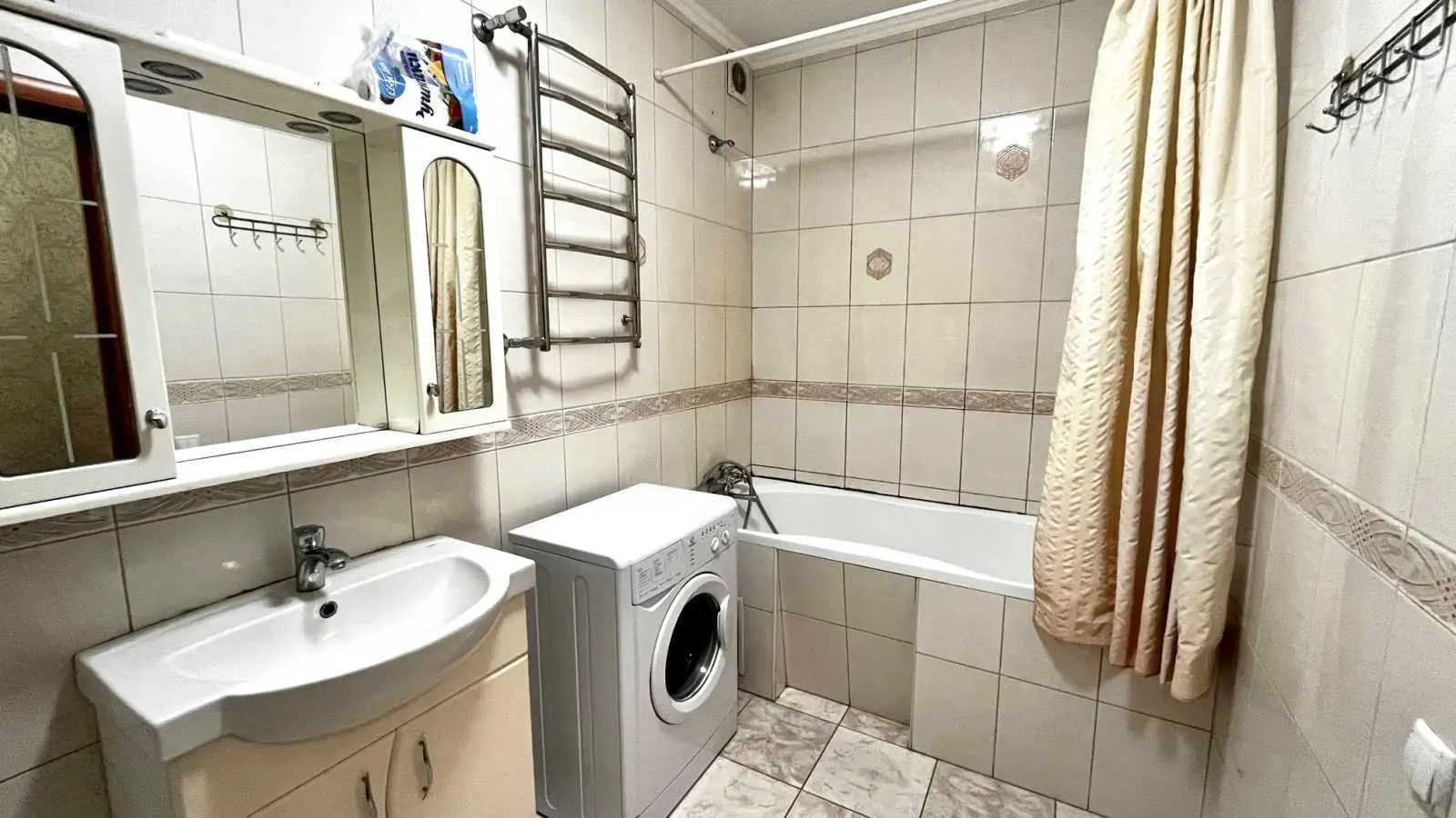 Фото Продаю 3-комнатную квартиру, 75 кв. м, Грушевского ул.  Бровары, цена: 75000 USD, код 7767