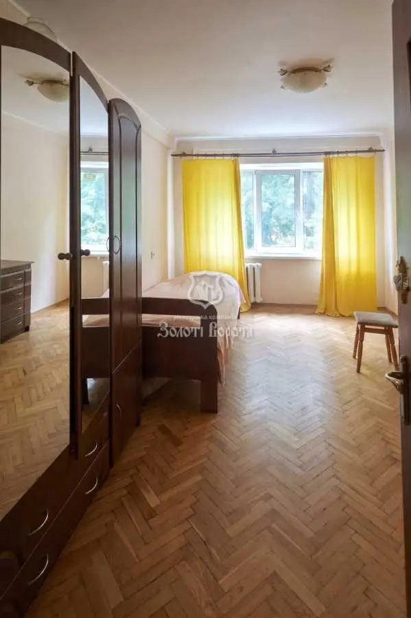 Фото Продаю 2 кімнатну квартиру, 45.5 кв. м, Волноваська вул. (Радищева)  Київ, ціна: 55000 USD, код 7768