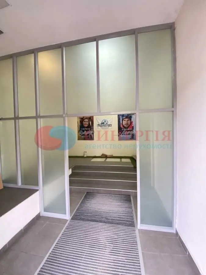 Фото Rent a retail space, Verkhnii Val Street  Kyiv for long-term rent, price: 375 UAH, code 7781