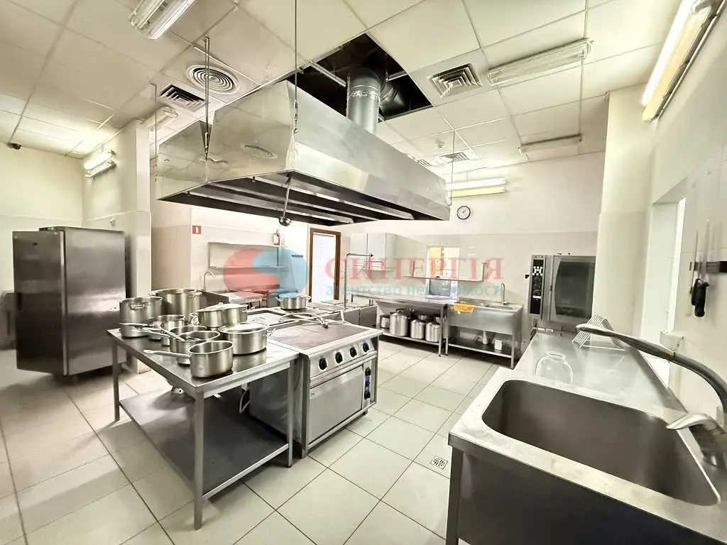 Фото Rent a retail space, Verkhnii Val Street  Kyiv for long-term rent, price: 100000 UAH, code 7783