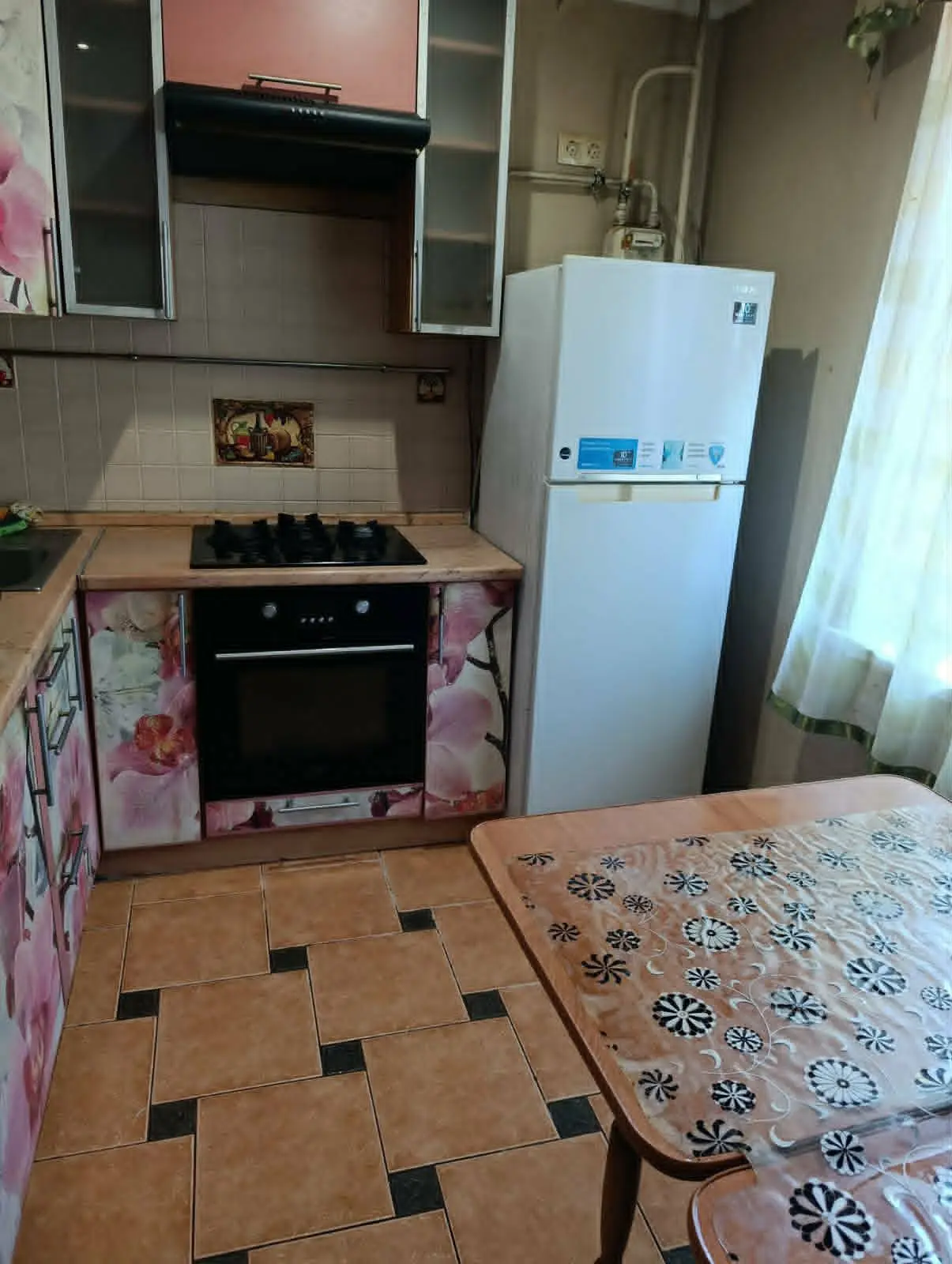 Фото Зняти 2 кімнатну квартиру, Володимира Момота вул. (Горького)  Бориспіль в довгострокову оренду, ціна: 15000 UAH, код 7785