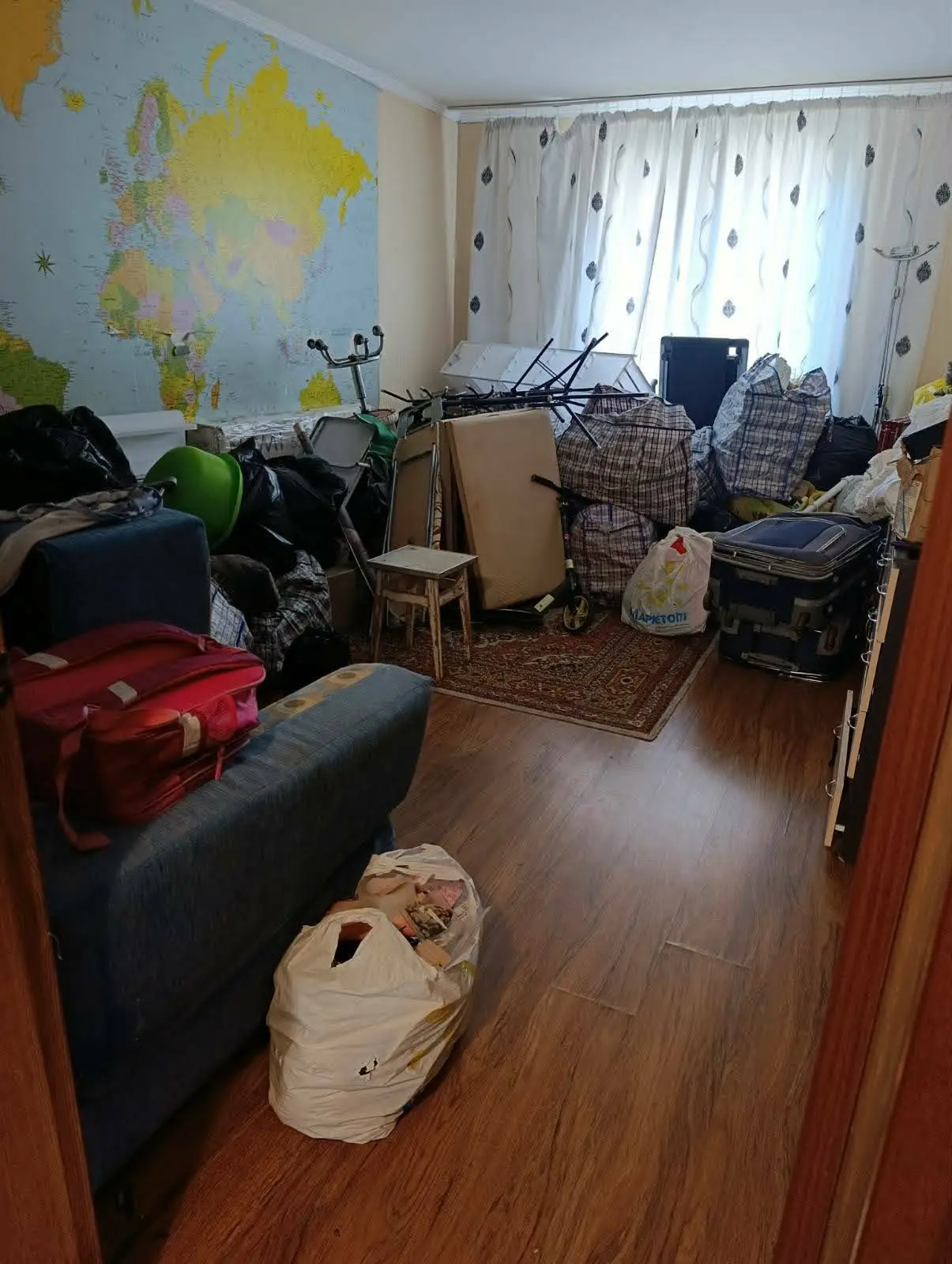 Фото Зняти 2 кімнатну квартиру, Володимира Момота вул. (Горького)  Бориспіль в довгострокову оренду, ціна: 15000 UAH, код 7785