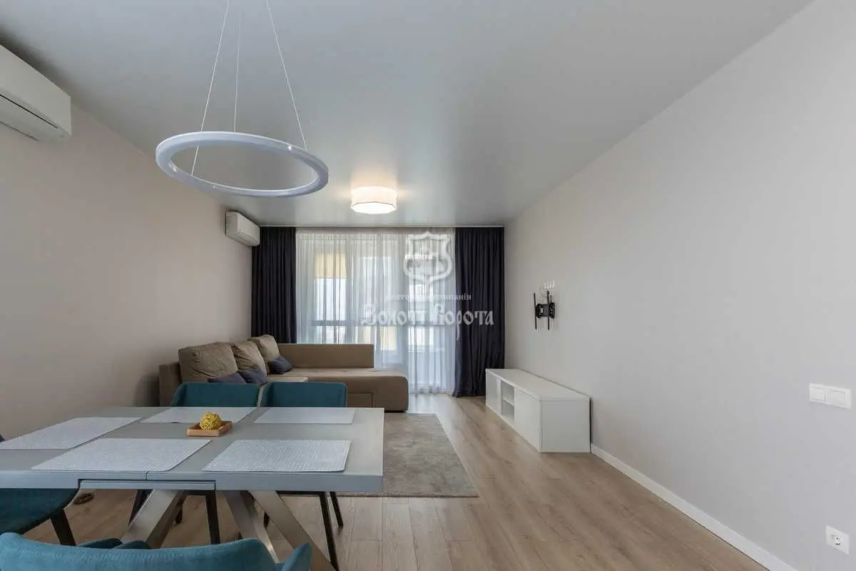 Фото Selling a 2-room apartment, 80.5 sq.m., Yevropeiskoho Soiuzu Avenue  Kyiv, price: 195000 USD, code 7788