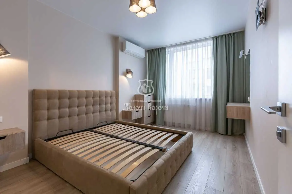 Фото Selling a 2-room apartment, 80.5 sq.m., Yevropeiskoho Soiuzu Avenue  Kyiv, price: 195000 USD, code 7788