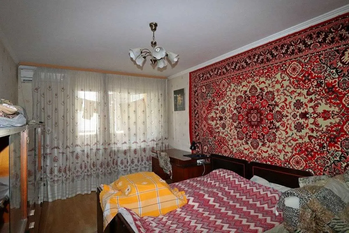 Фото Продаю 3-комнатную квартиру, 72 кв. м, Голосеевский просп. (40-летия Октября) 15б Киев, цена: 90000 USD, код 7795