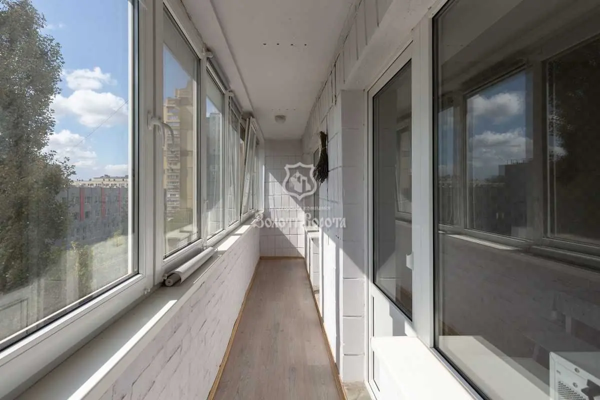 Фото Продаю 1-комнатную квартиру, 39.1 кв. м, Александра Довженко ул. 14б Киев, цена: 63000 USD, код 7796