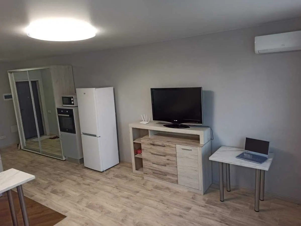 Фото Зняти 1 кімнатну квартиру, Кам’янська вул.  Київ в довгострокову оренду, ціна: 17000 UAH, код 7800