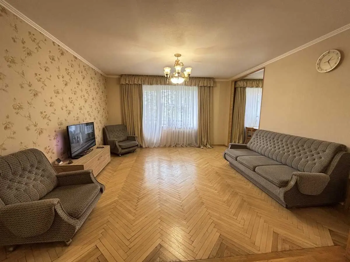 Фото Продаю 3 кімнатну квартиру, 70 кв. м, Юрія Литвинського вул. (Російська) 84 Київ, ціна: 77000 USD, код 7805