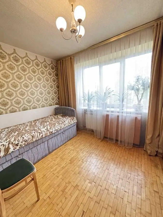 Фото Продаю 3 кімнатну квартиру, 70 кв. м, Юрія Литвинського вул. (Російська) 84 Київ, ціна: 77000 USD, код 7805