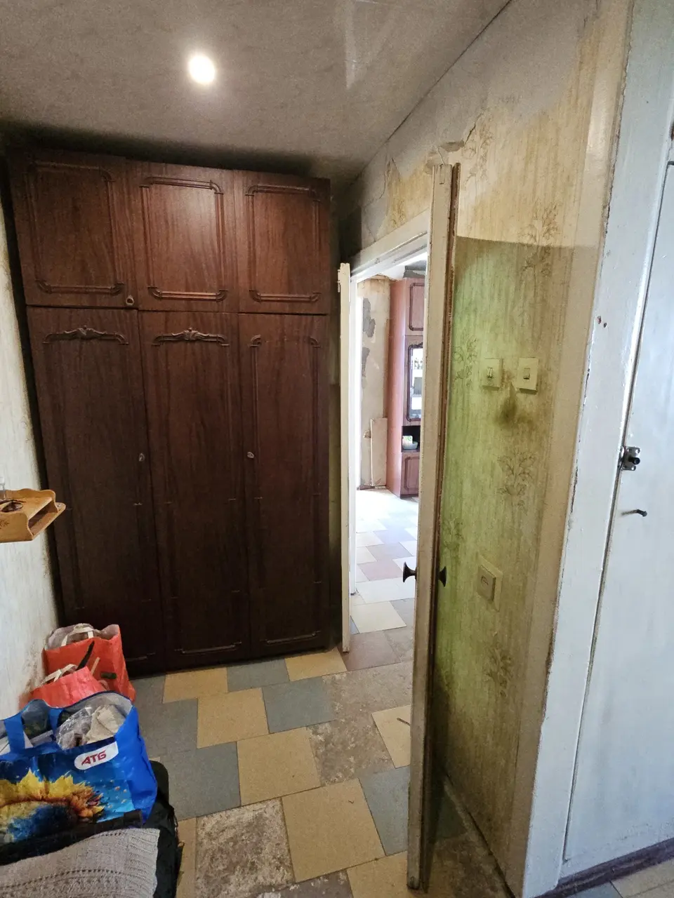 Фото Продаю 1 кімнатну квартиру, 42 кв. м, Менахем-Мендл Шнеєрсона вул. (Мініна) 15 Дніпро, ціна: 26000 $, код 7809