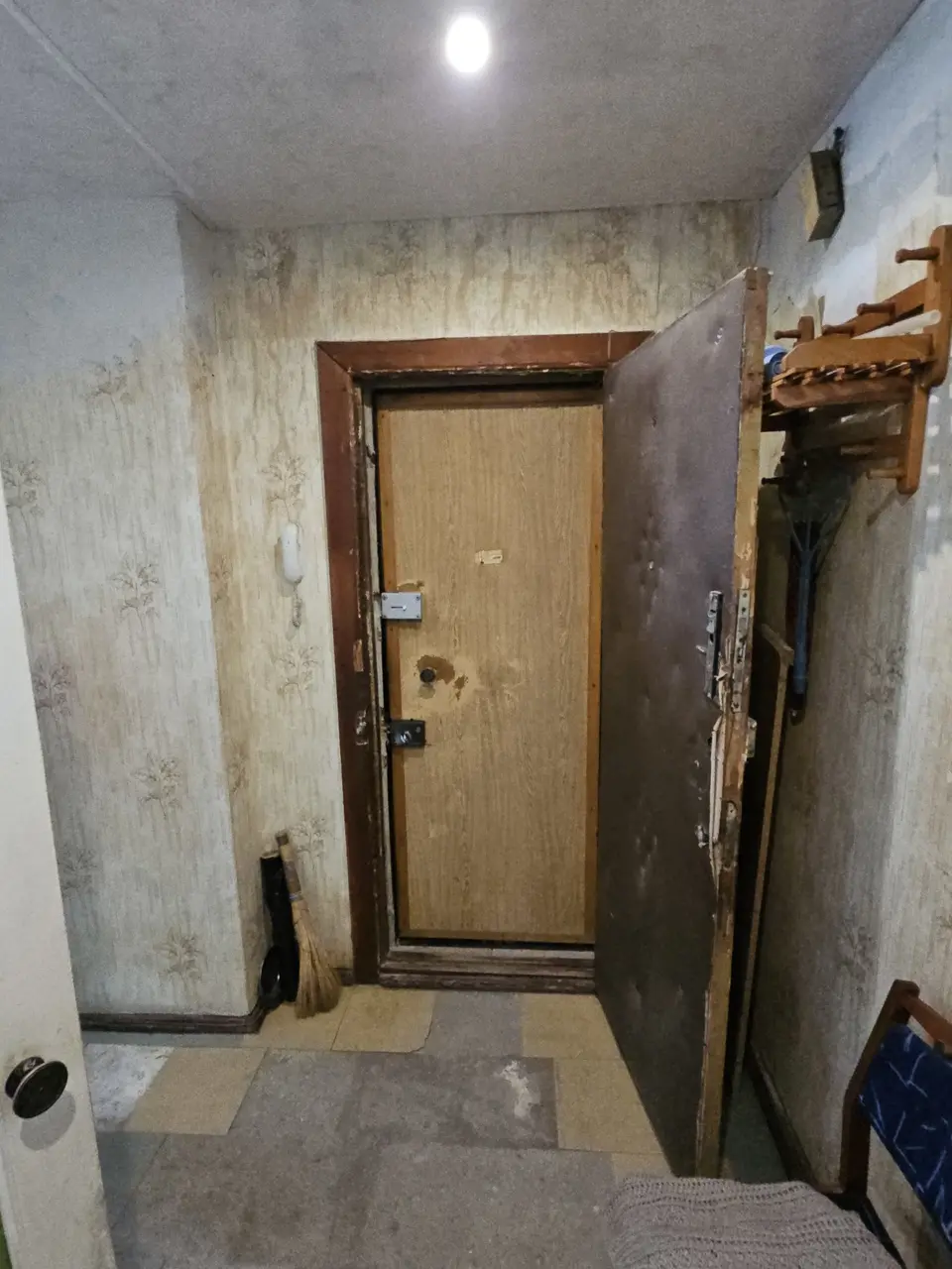 Фото Продаю 1 кімнатну квартиру, 42 кв. м, Менахем-Мендл Шнеєрсона вул. (Мініна) 15 Дніпро, ціна: 26000 $, код 7809