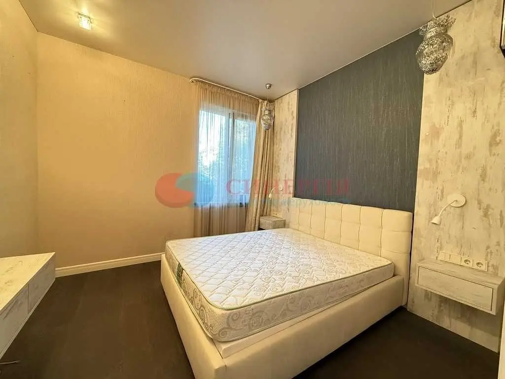 Фото Rent a 4-room apartment, Ivana Mazepy Street (Sichnevoho Povstannia Street) 3б Kyiv for long-term rent, price: 1600 USD, code 7817