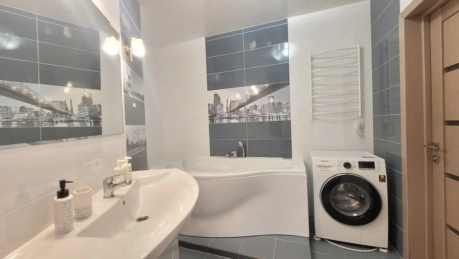 Фото Rent a 1-room apartment, Mezhova Street  Kyiv for long-term rent, price: 20000 UAH, code 7819
