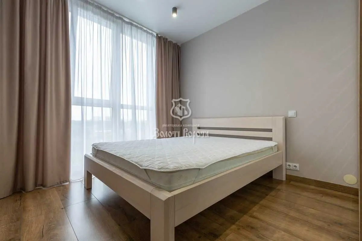 Фото Selling a 1-room apartment, 35.7 sq.m., Kriukivshchyna, price: 72000 USD, code 7823