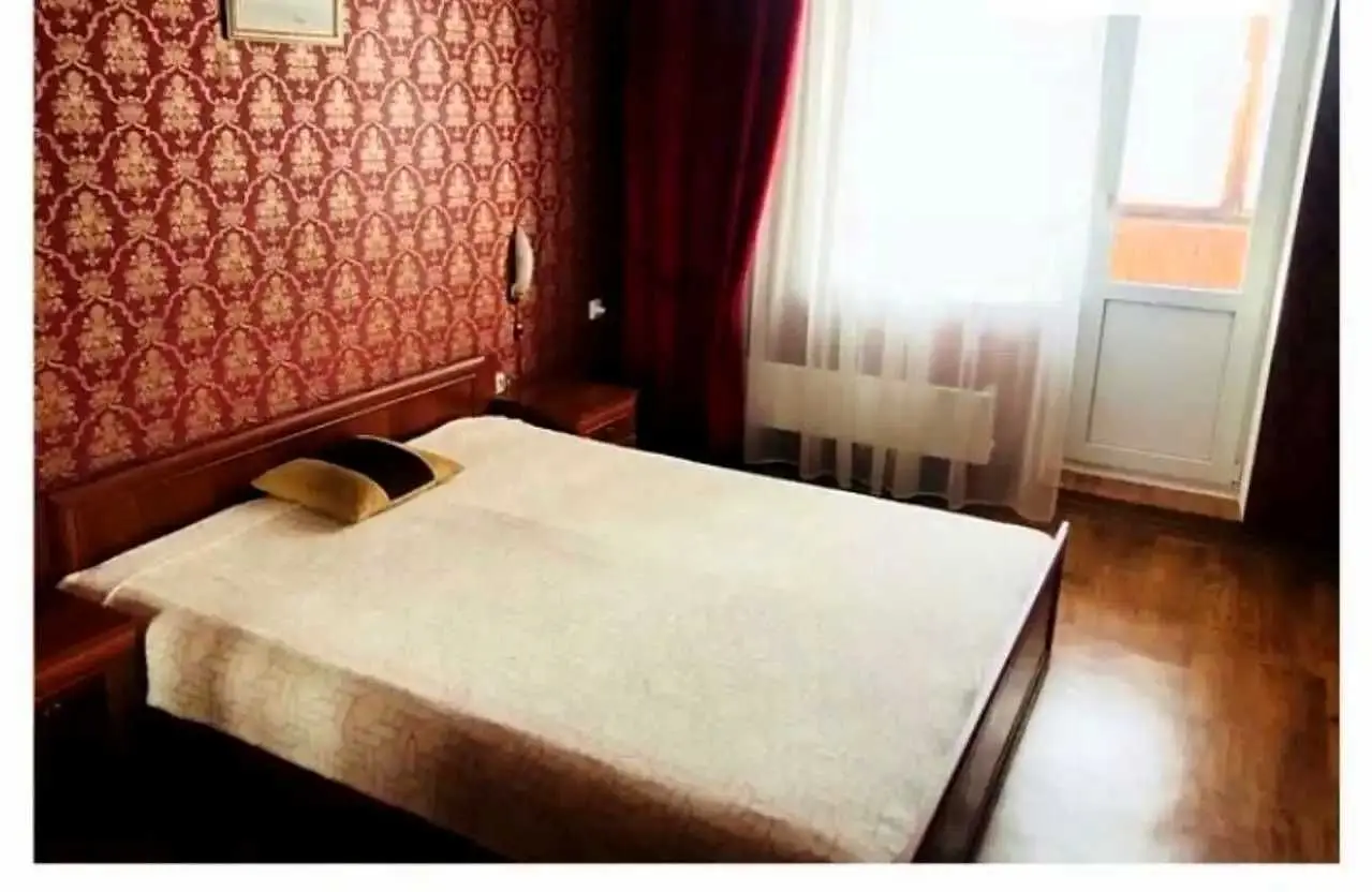 Фото Зняти 3 кімнатну квартиру, Петра Запорожця вул.  Київ в довгострокову оренду, ціна: 5500 UAH, код 7826