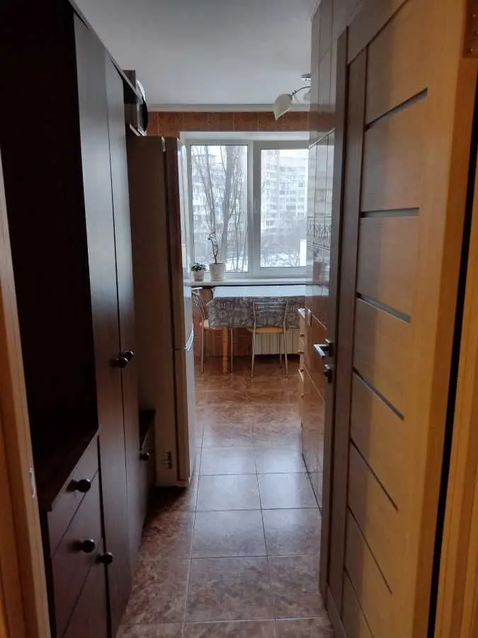 Фото Зняти 3 кімнатну квартиру, Маршала Конєва вул.  Київ в довгострокову оренду, ціна: 5000 UAH, код 7828