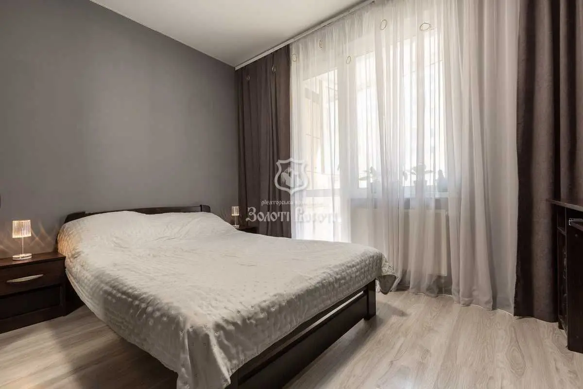 Фото Продаю 1 кімнатну квартиру, 36.8 кв. м, Стеценка вул. 75м Київ, ціна: 71000 USD, код 7830