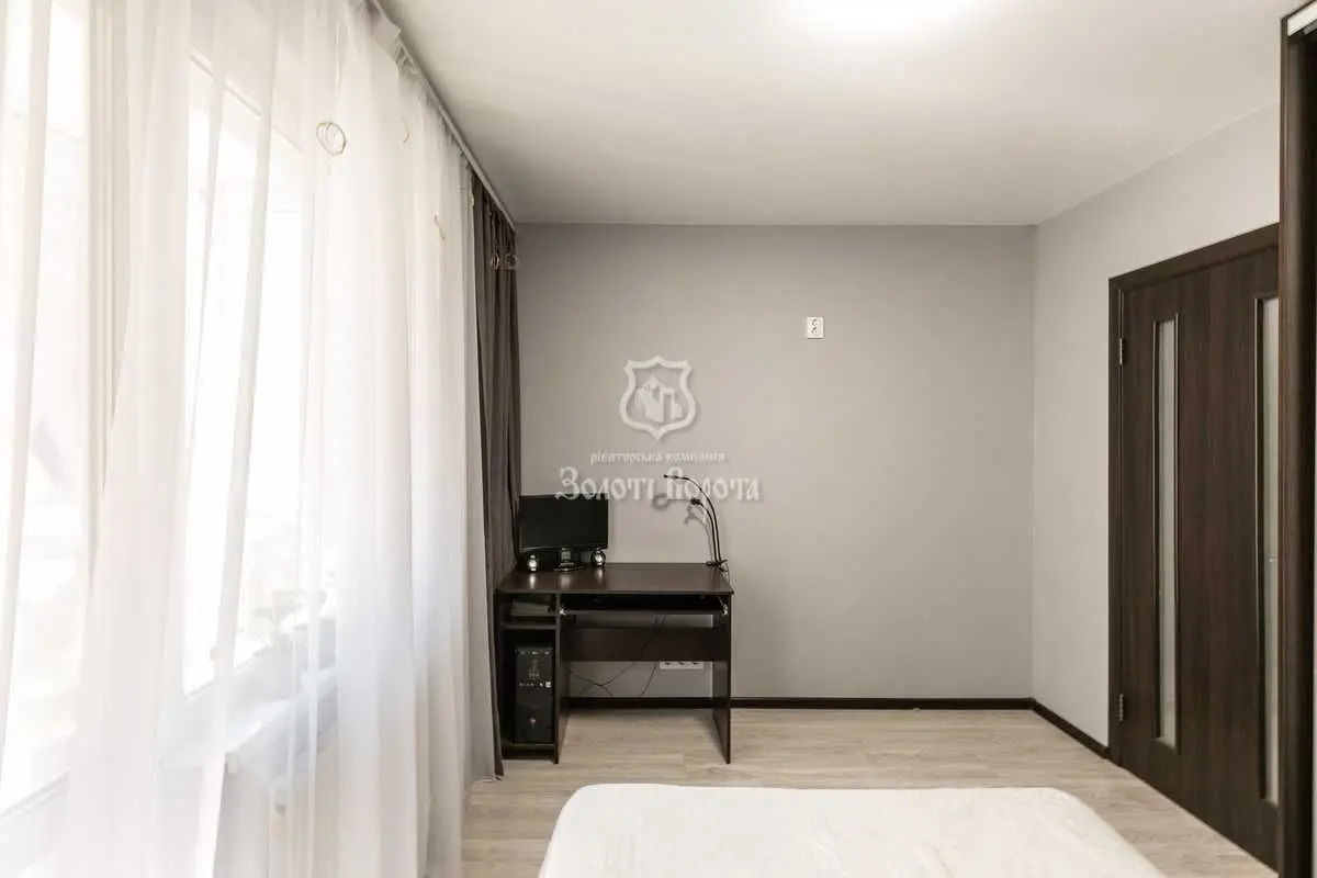 Фото Продаю 1 кімнатну квартиру, 36.8 кв. м, Стеценка вул. 75м Київ, ціна: 71000 USD, код 7830