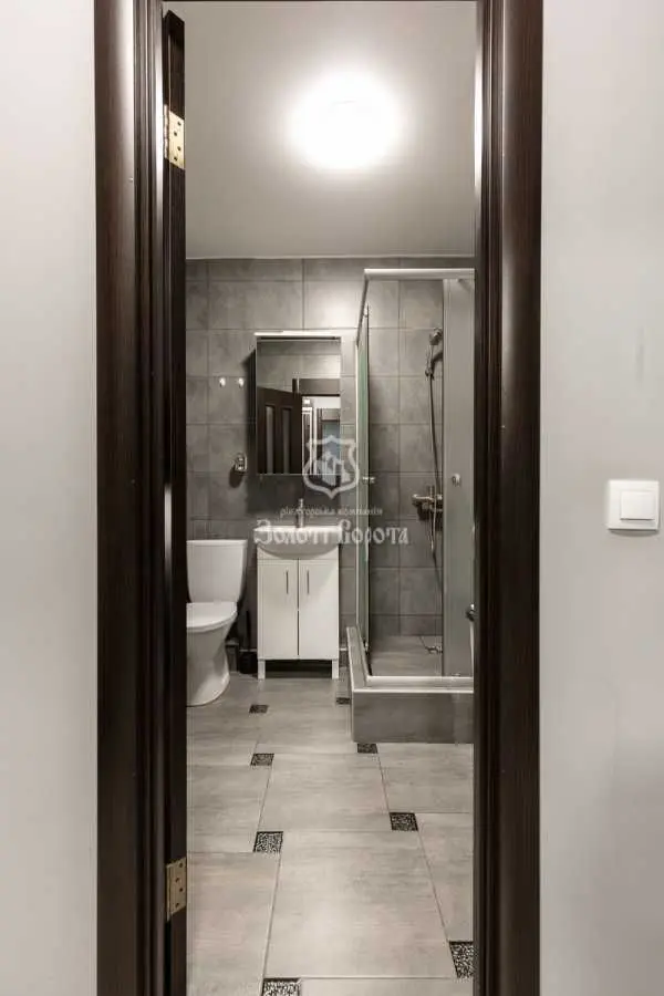 Фото Продаю 1 кімнатну квартиру, 36.8 кв. м, Стеценка вул. 75м Київ, ціна: 71000 USD, код 7830