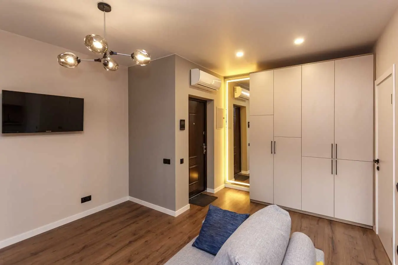 Фото Продаю 1 кімнатну квартиру, 35 кв. м, Миру вул.  Новосілки, ціна: 79990 USD, код 7840
