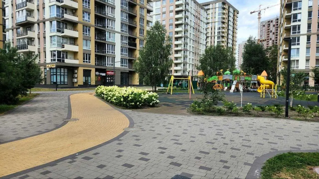 Фото Selling a 2-room apartment, 67 sq.m., Viacheslava Chornovola Street  Brovary, price: 85000 USD, code 7844