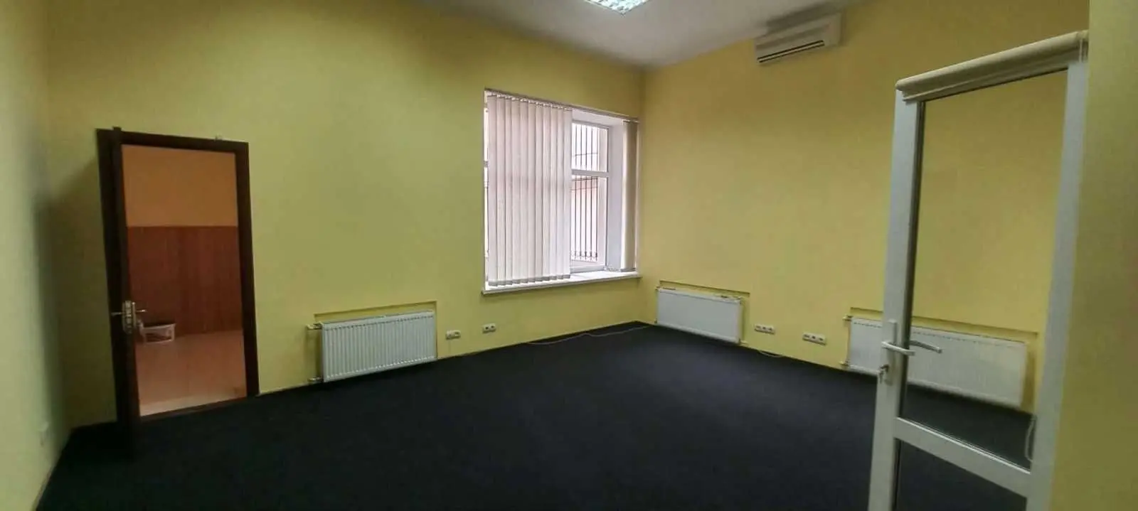 Фото Rent an office, Bulvarno-Kudriavska Street (Vorovskoho Street) 19 Kyiv for long-term rent, price: 37000 UAH, code 7853