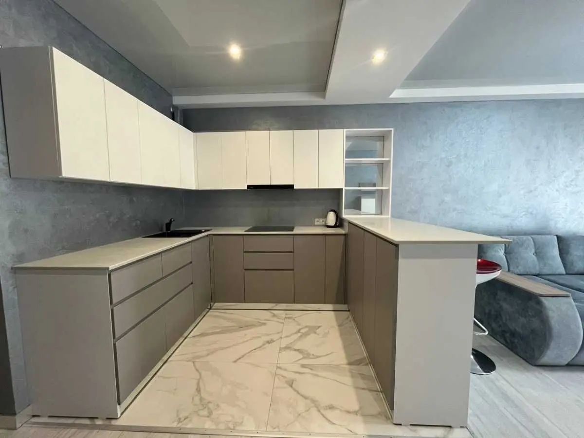 Фото Selling a 1-room apartment, 38 sq.m., Mykhaila Maksymovycha Street (Onufriia Trutenka Street) 24б Kyiv, price: 98000 USD, code 7856