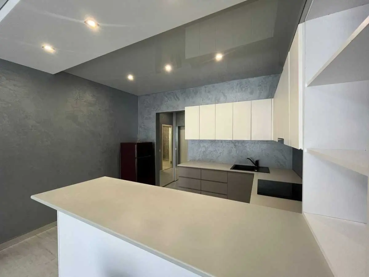 Фото Selling a 1-room apartment, 38 sq.m., Mykhaila Maksymovycha Street (Onufriia Trutenka Street) 24б Kyiv, price: 98000 USD, code 7856