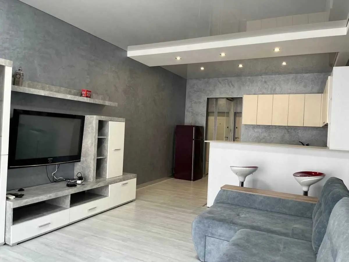 Фото Selling a 1-room apartment, 38 sq.m., Mykhaila Maksymovycha Street (Onufriia Trutenka Street) 24б Kyiv, price: 98000 USD, code 7856